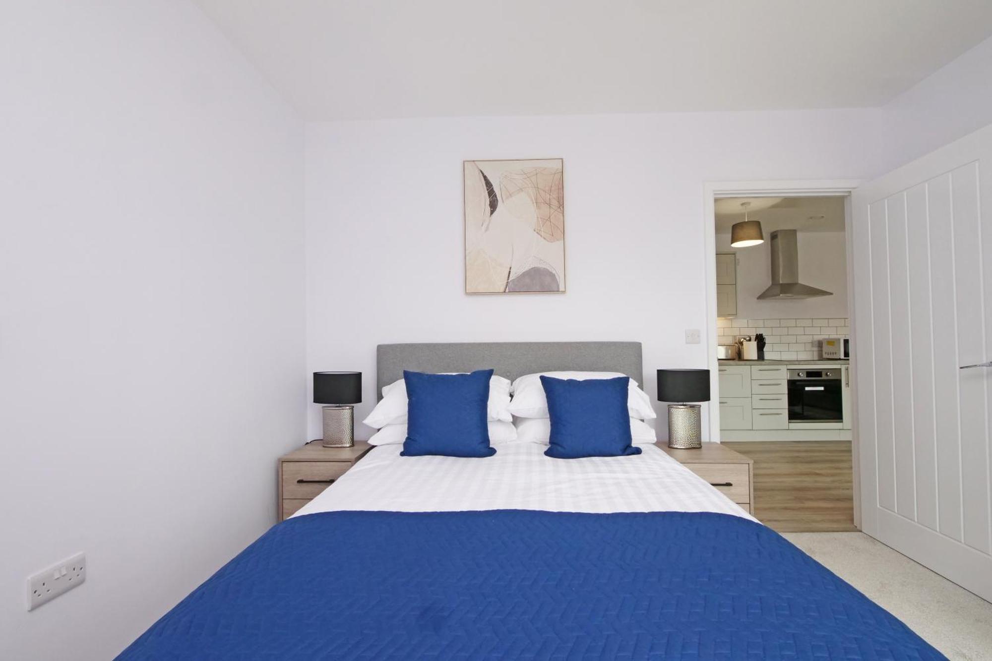 46 Luna With Free Parking * York